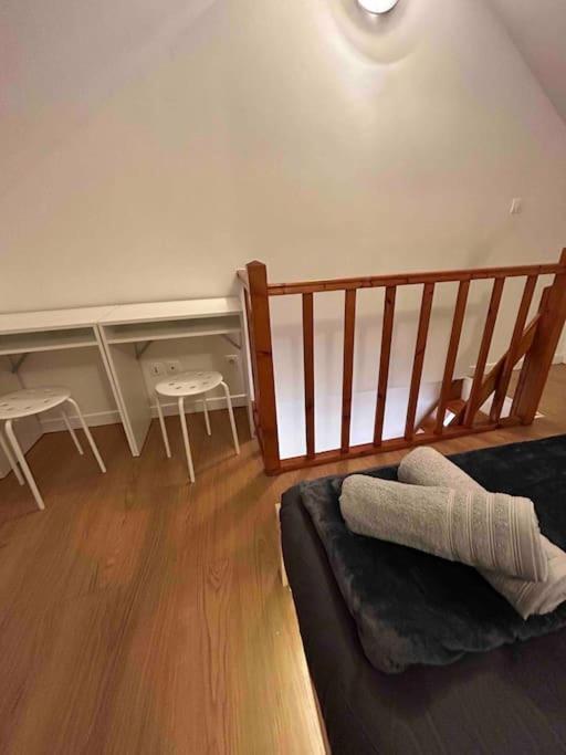 Duplex Minimaliste - 30 Min De Paris Apartment Сент-Уан-л'Омон Екстериор снимка